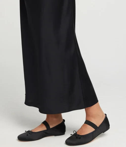 Ballet Flat in Black Satin