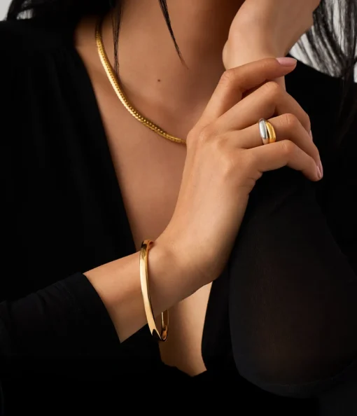 Classic Bangle in Gold