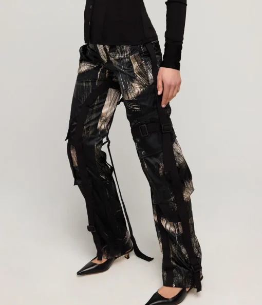 Classic Cargo Pants in Painted Black