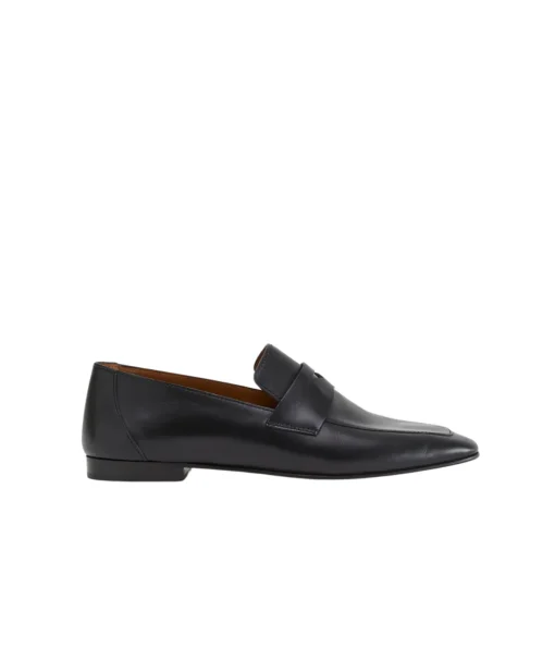 Classic Loafer in Black Leather