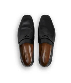 Classic Loafer in Black Leather