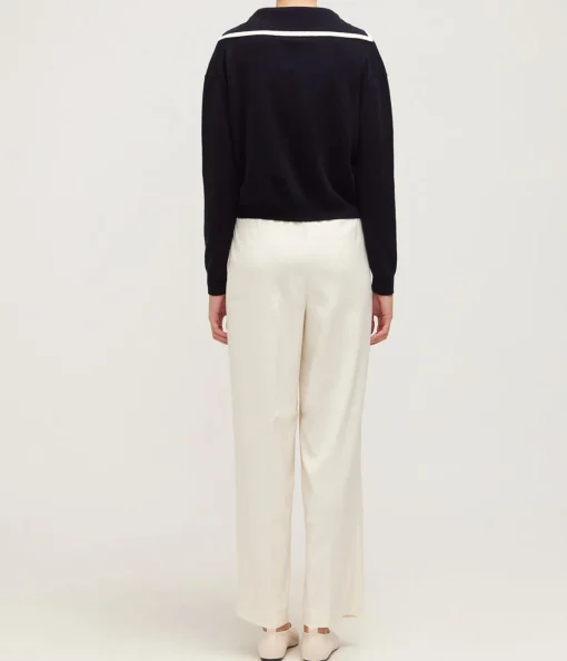 Contrast Collar Cashmere Sweater in Navy and White
