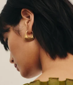 Hera Ridge Hoop Earrings in Gold
