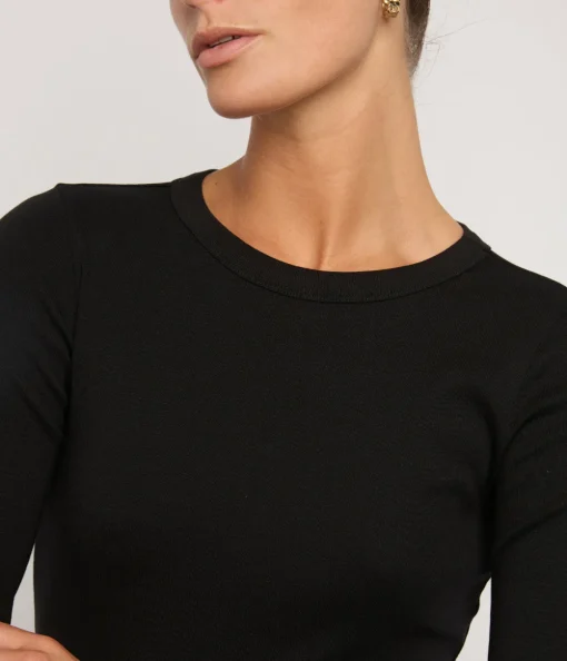 Max Fitted Long Sleeve Tee in Black
