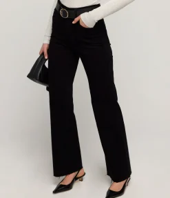 Oval Leather Belt in Black