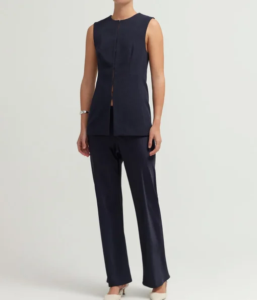 Ryde Sleeveless Jacket in Midnight