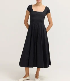 Short Sleeve Wells Dress in Black