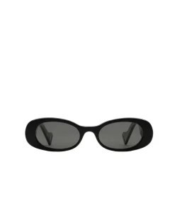 Slim Frame Sunglasses in Black
