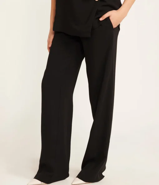 Soto Pant in Black