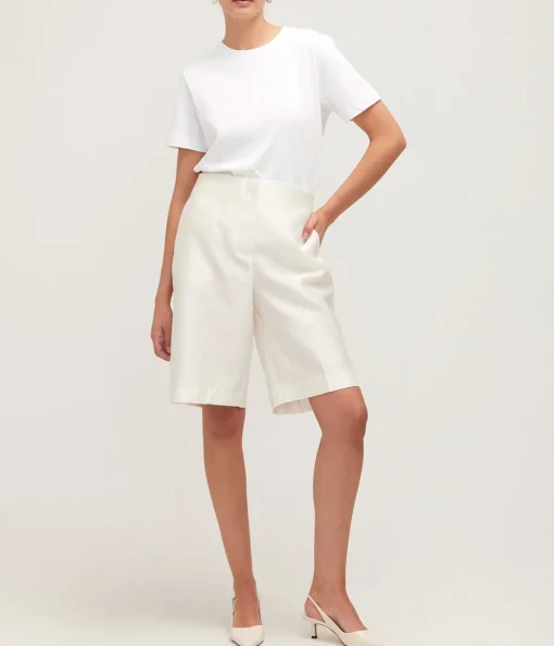 Tailored Short in Ivory