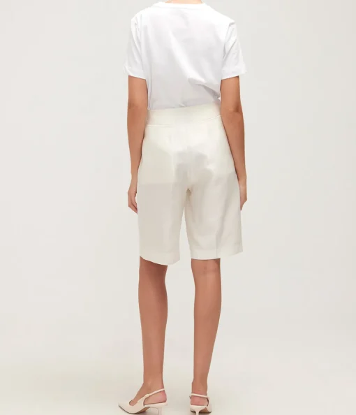 Tailored Short in Ivory